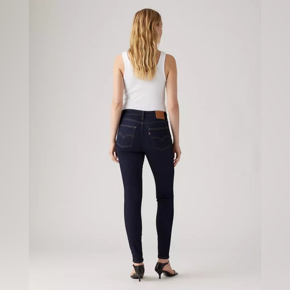 Levi’s 721 High Rise Skinny Dark Wash Women’s Size 30 Stretchy Capsule Wardrobe